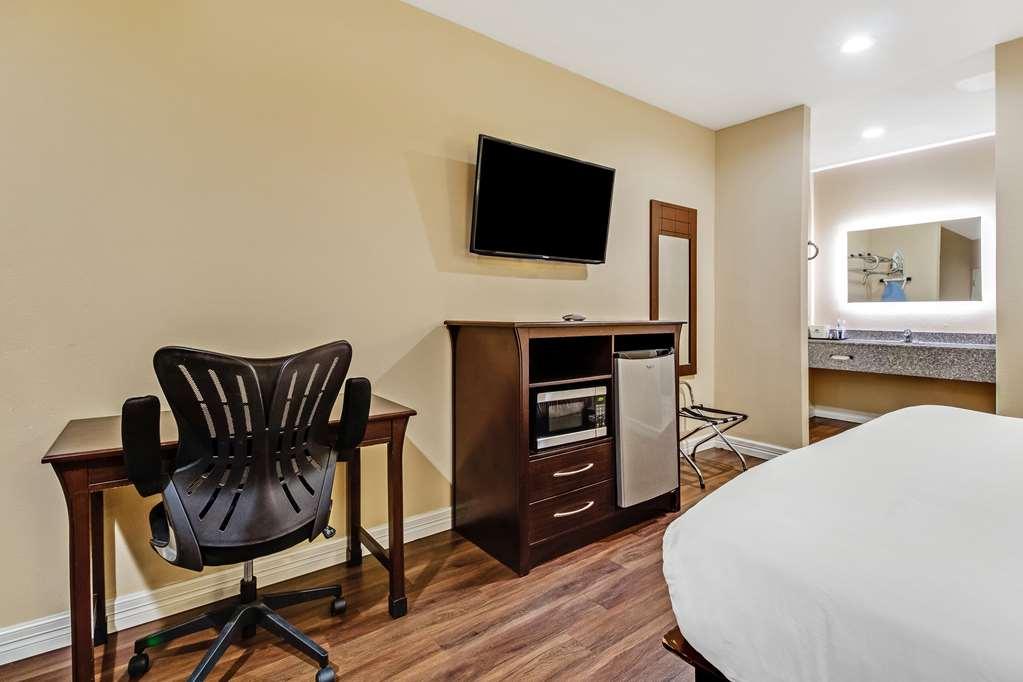 Americas Best Value Inn - Fm 529 Houston Room photo